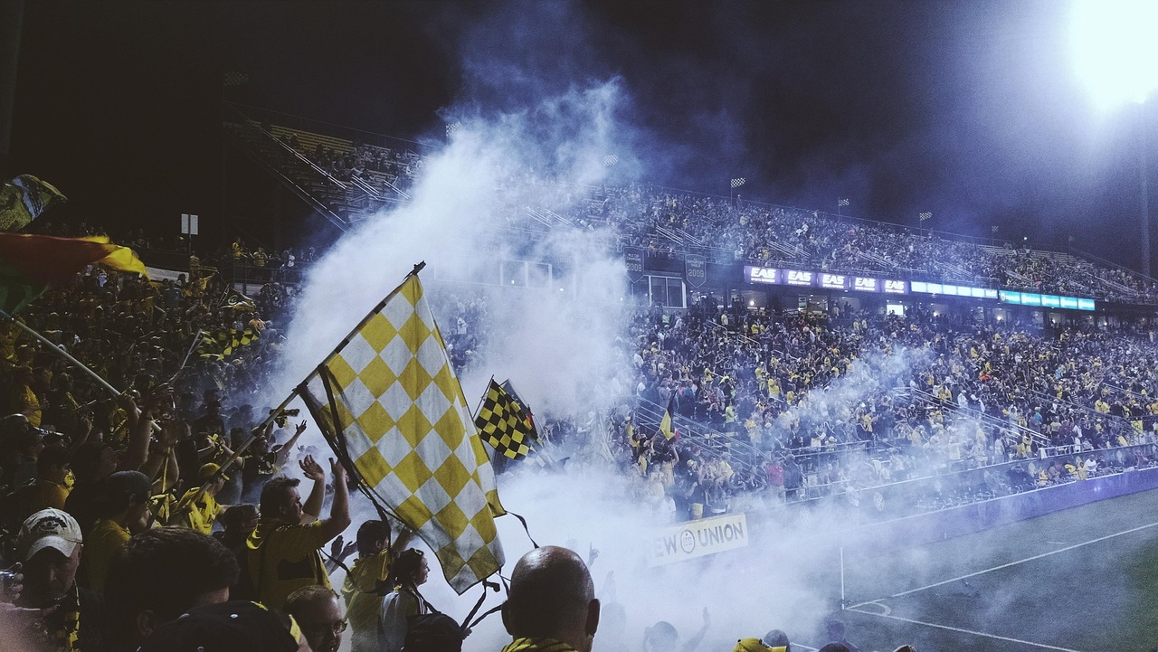Kaip stebėti sportinius renginius keliaujant: 10 patarimų aistringiems sporto fanams